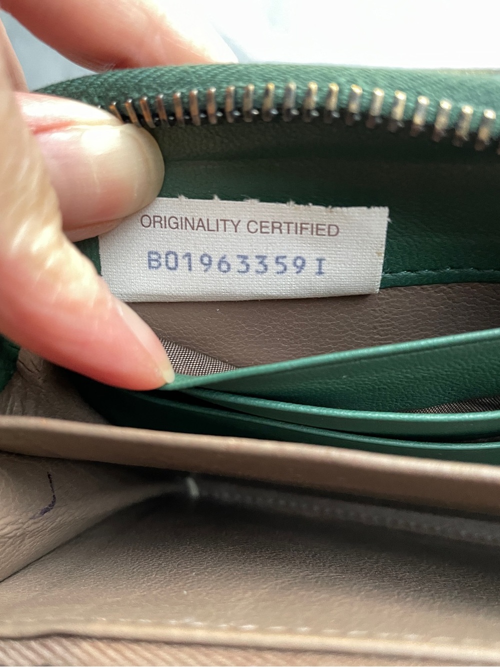BOTTEGA VENETA // green intrecciato woven leather Zip-Around continental wallet - Picture 16 of 16
